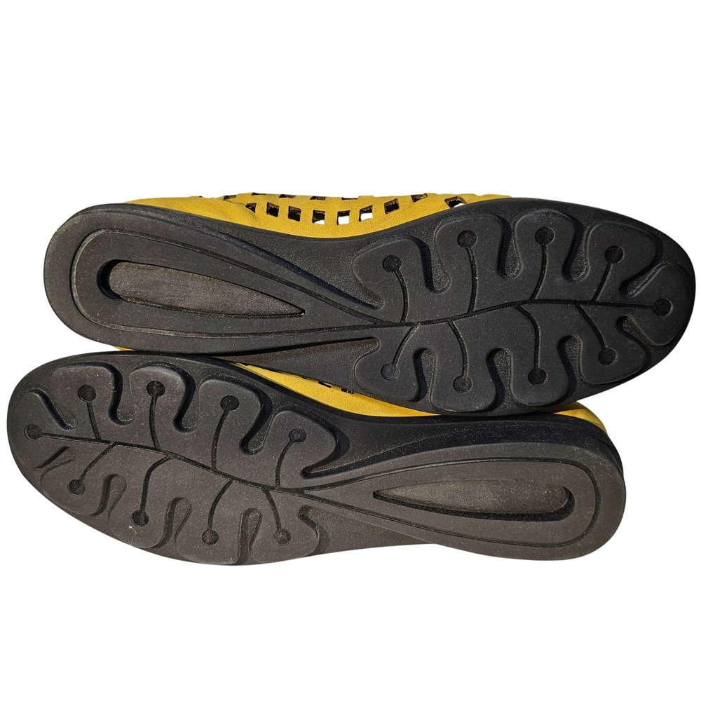 Bernie Mev Winona Lemon Yellow Perforated Laser Cut Back Zip Flats Shoes 39 New - Picture 4 of 9